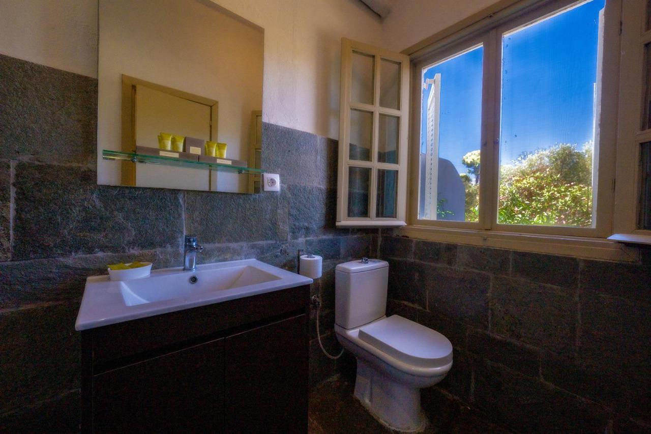 Petra Mare Suites Vourvourou Exteriör bild