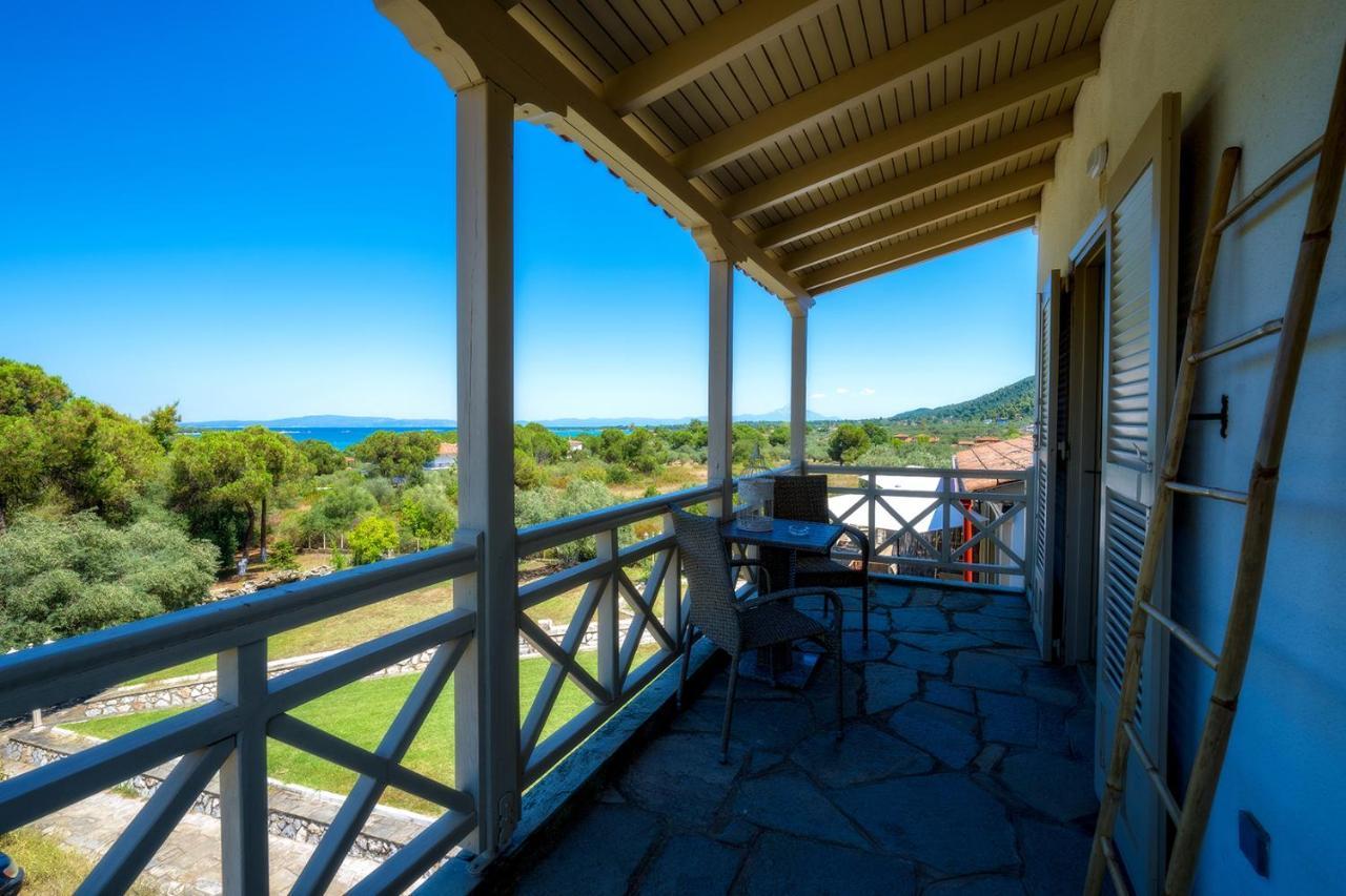 Petra Mare Suites Vourvourou Exteriör bild